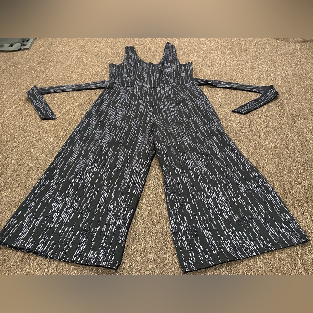 EUC Women’s M 1pc jumper trouser romper pants suit suspenders belt casual Apt 9